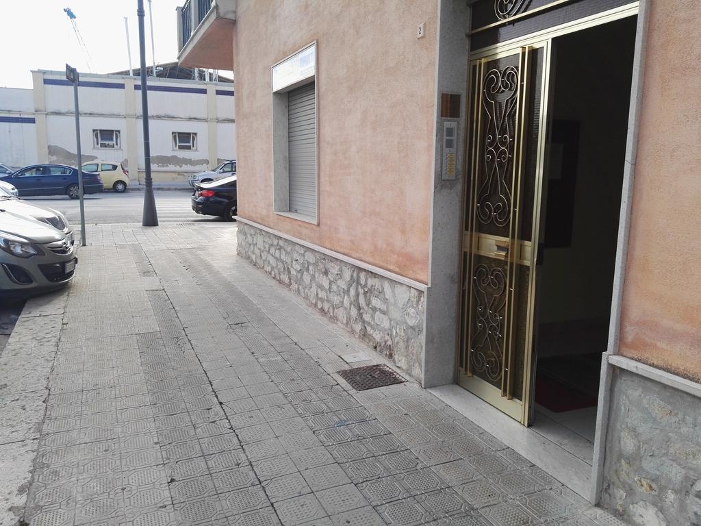 L'Oasi Del Porto Bed & Breakfast Trapani Exterior foto